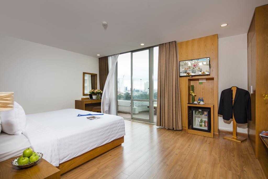 Premium Room with Sunbath and Balcony